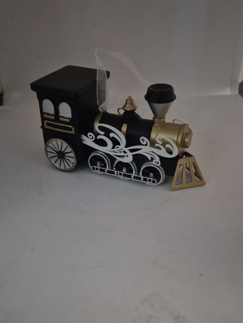 Hallmark Signature Train With Box - Picture 3 of 4
